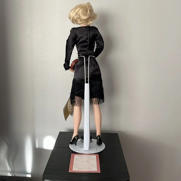 Marilyn Monroe- Some Like it Hot-Doll - Picture 5 of 10